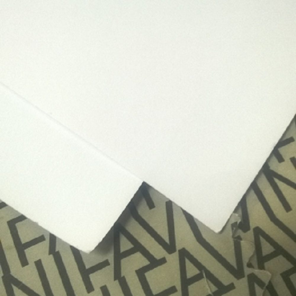 249Carta Assorbente Favini bianca 220 gr. 46×59 cm.